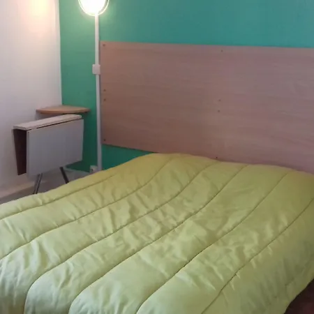 Des Pilotis Beauvoir-en-Lyons