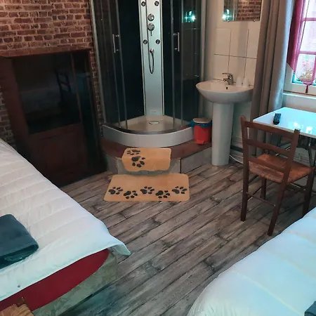 Des Pilotis Beauvoir-en-Lyons