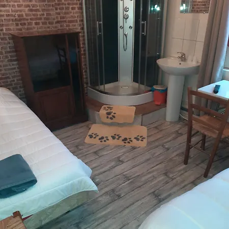 Des Pilotis Beauvoir-en-Lyons