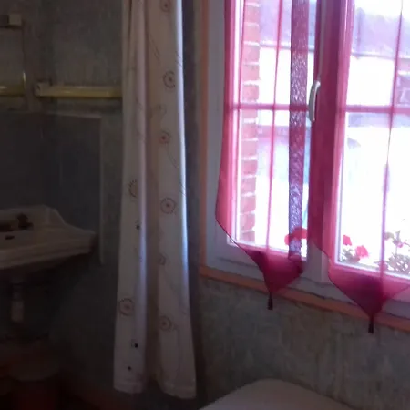 Des Pilotis 3* Beauvoir-en-Lyons